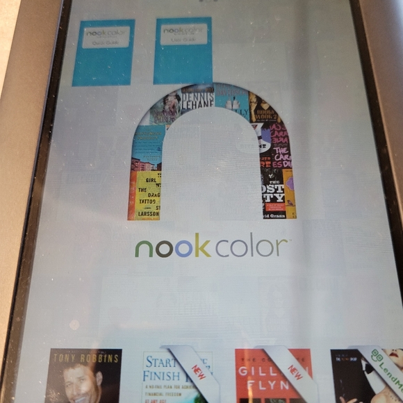 Barnes & Noble Nook Color Tablet & Genuine Nook Brand Case 8GB 7” Screen Bundle - Picture 3 of 7
